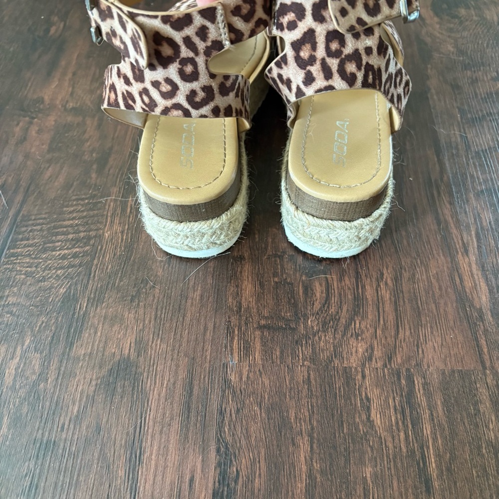 Soda Leopard Print Sandals - Picture 3 of 5